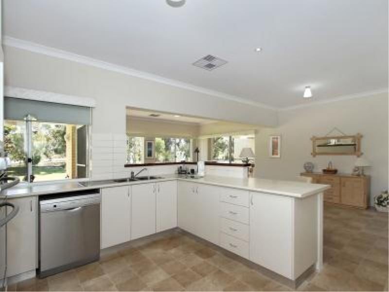 177 Robinson Road, Wandi WA 6167