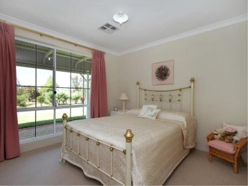 177 Robinson Road, Wandi WA 6167