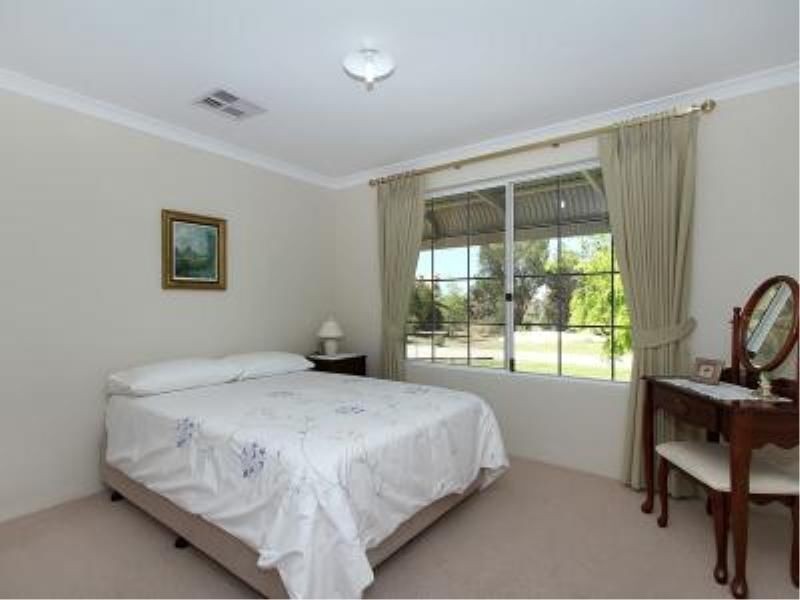177 Robinson Road, Wandi WA 6167