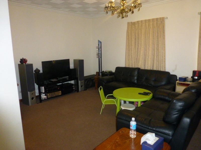 196 Warton Road, Huntingdale WA 6110