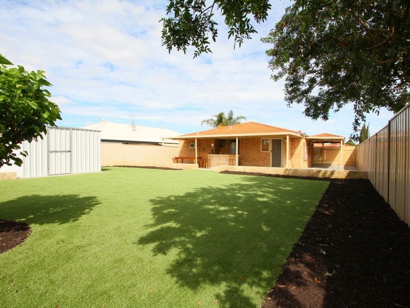 12 Blakemore Retreat, Huntingdale WA 6110