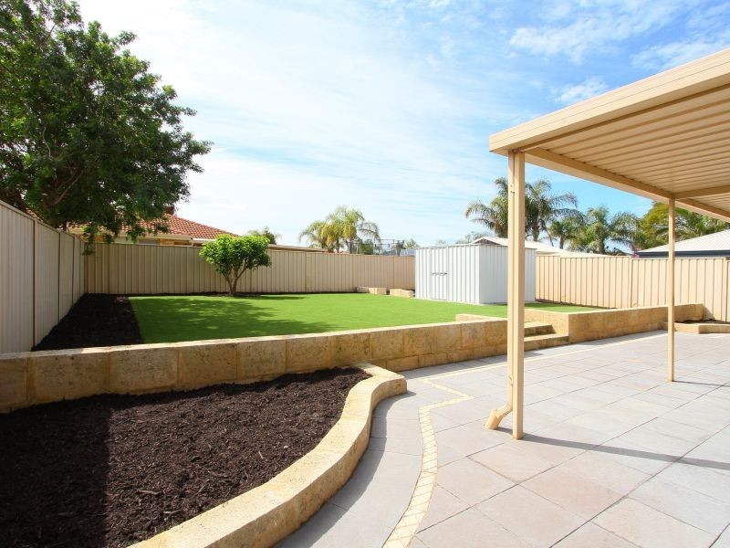 12 Blakemore Retreat, Huntingdale WA 6110