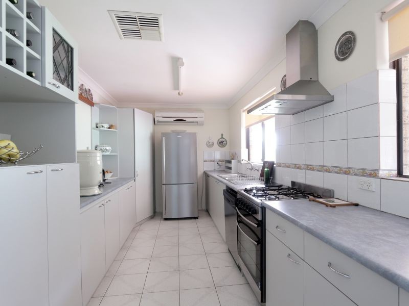 168 McNeill Road, Champion Lakes WA 6111