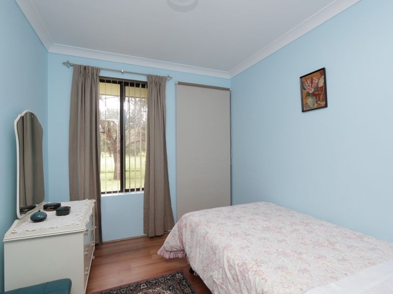 168 McNeill Road, Champion Lakes WA 6111