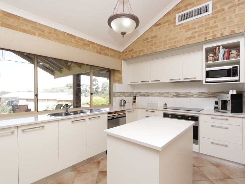 27 Glendale Crescent, Jandakot WA 6164