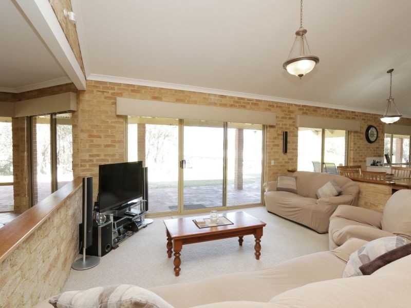 27 Glendale Crescent, Jandakot WA 6164