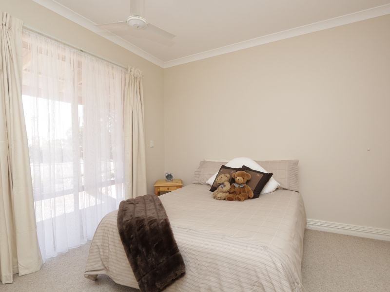 27 Glendale Crescent, Jandakot WA 6164