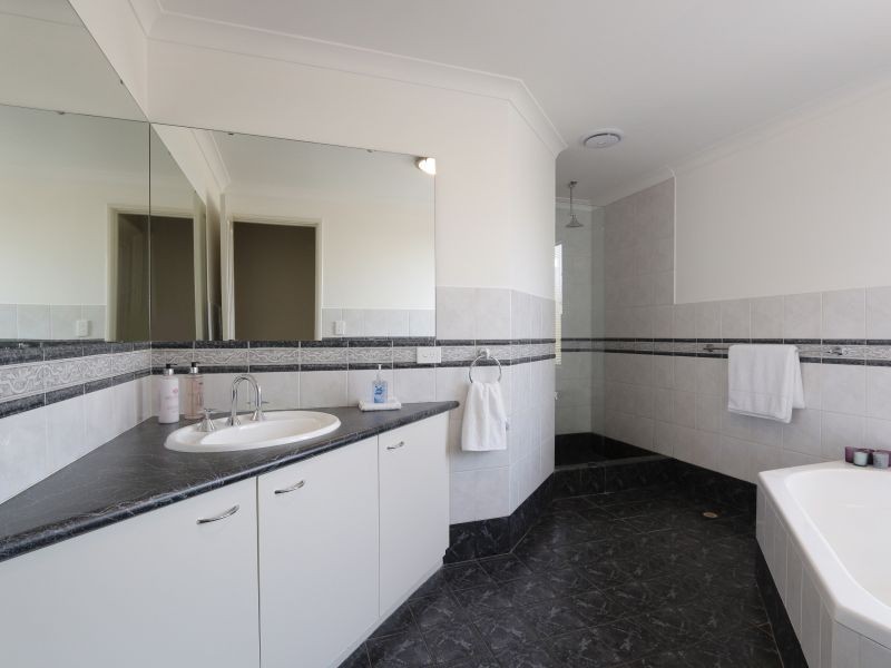 27 Glendale Crescent, Jandakot WA 6164