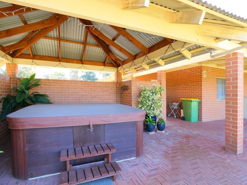 27 Glendale Crescent, Jandakot WA 6164