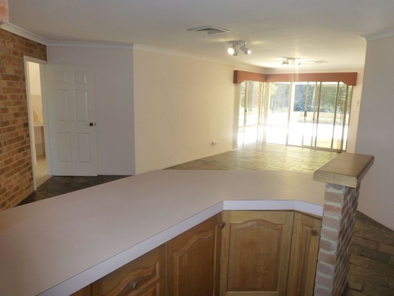 7 Wilfred Road, Canning Vale WA 6155