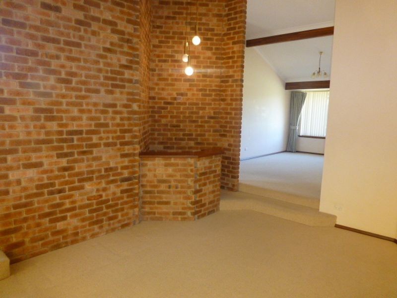 7 Wilfred Road, Canning Vale WA 6155