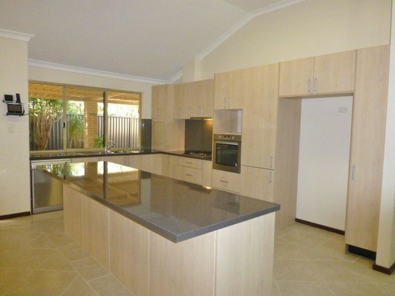 19 Glenbrook Road, Thornlie WA 6108