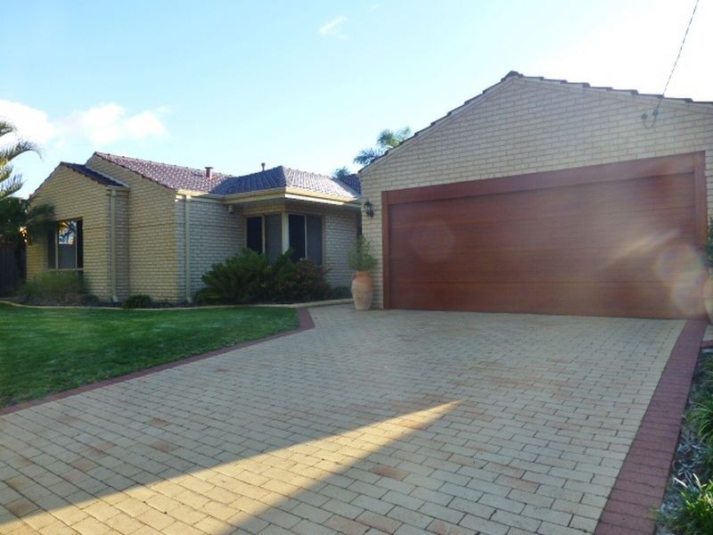 19 Glenbrook Road, Thornlie WA 6108