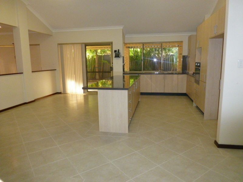 19 Glenbrook Road, Thornlie WA 6108