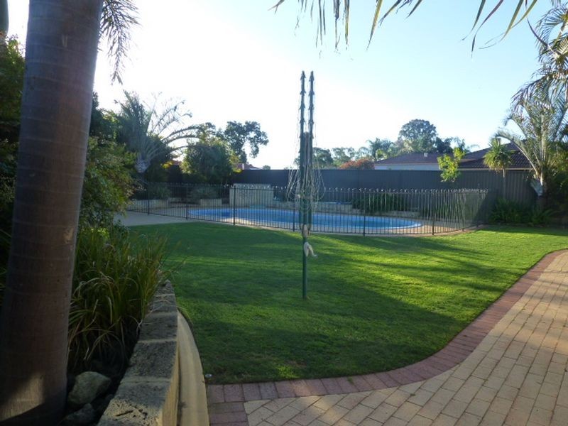 19 Glenbrook Road, Thornlie WA 6108