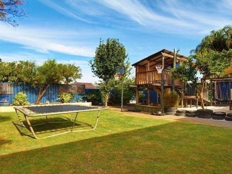 11 Lorenzo Street, Thornlie WA 6108