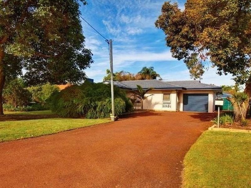 11 Lorenzo Street, Thornlie WA 6108