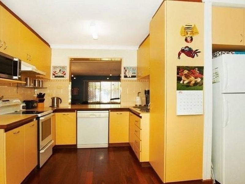 11 Lorenzo Street, Thornlie WA 6108