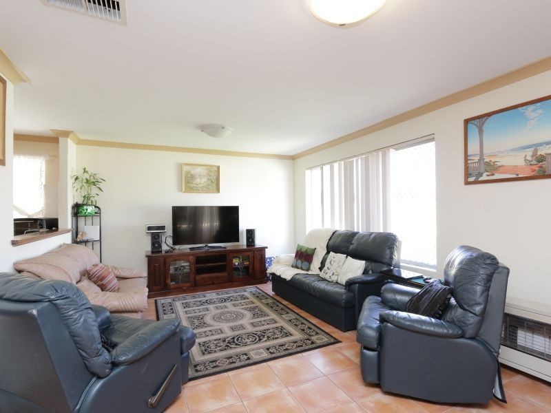 17 Ivanhoe Place, Gosnells WA 6110