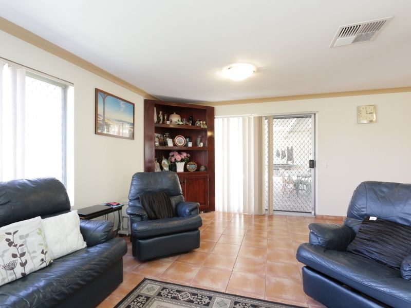 17 Ivanhoe Place, Gosnells WA 6110
