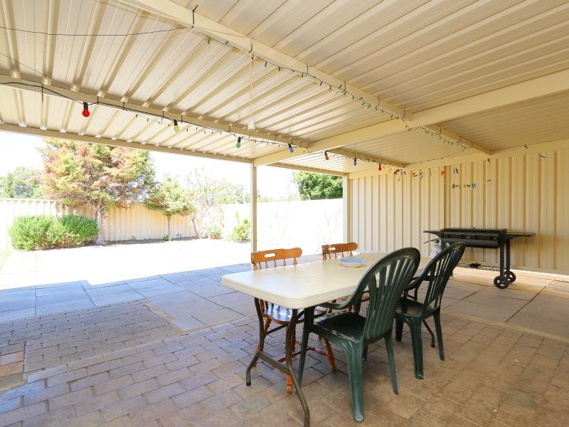 17 Ivanhoe Place, Gosnells WA 6110
