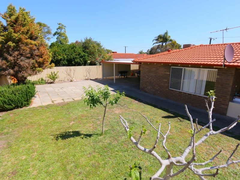 17 Ivanhoe Place, Gosnells WA 6110