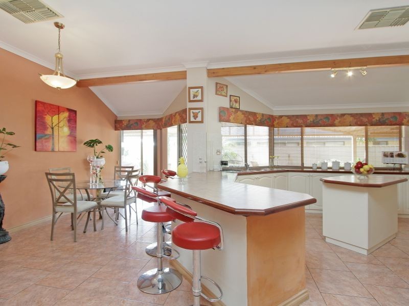 5 Rosea Court, Thornlie WA 6108