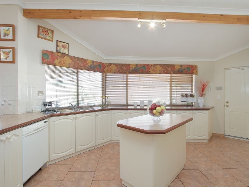 5 Rosea Court, Thornlie WA 6108