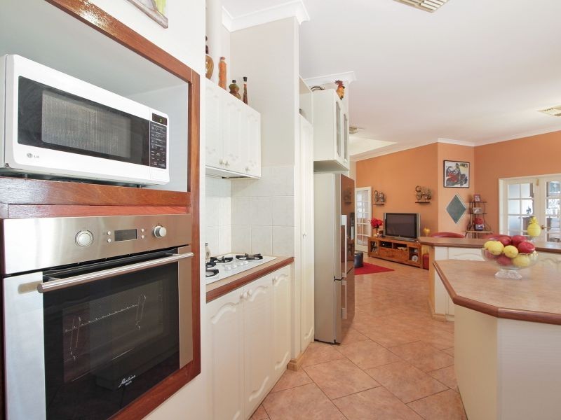 5 Rosea Court, Thornlie WA 6108