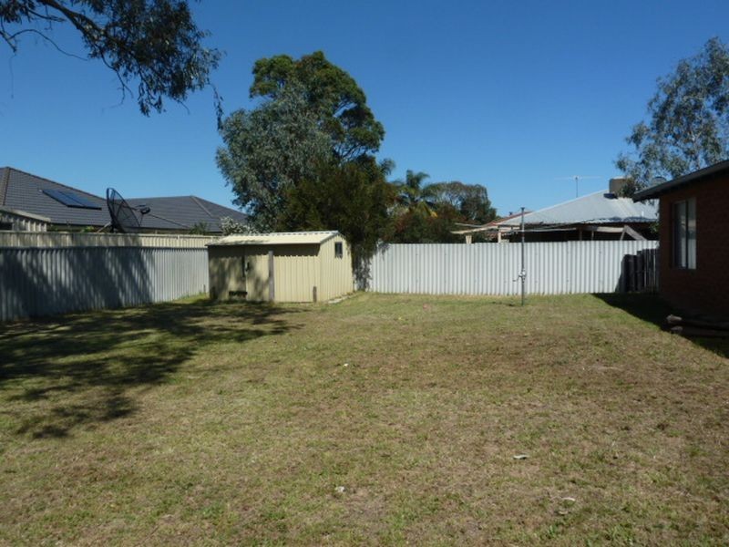 122 Dellar Road, Maddington WA 6109