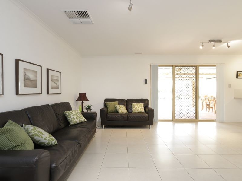 8 Gallant Court, Thornlie WA 6108