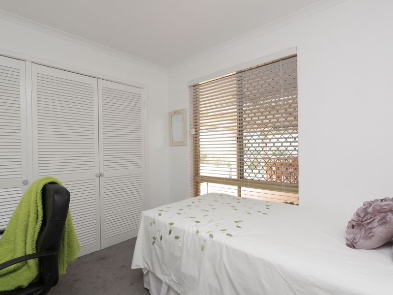 8 Gallant Court, Thornlie WA 6108