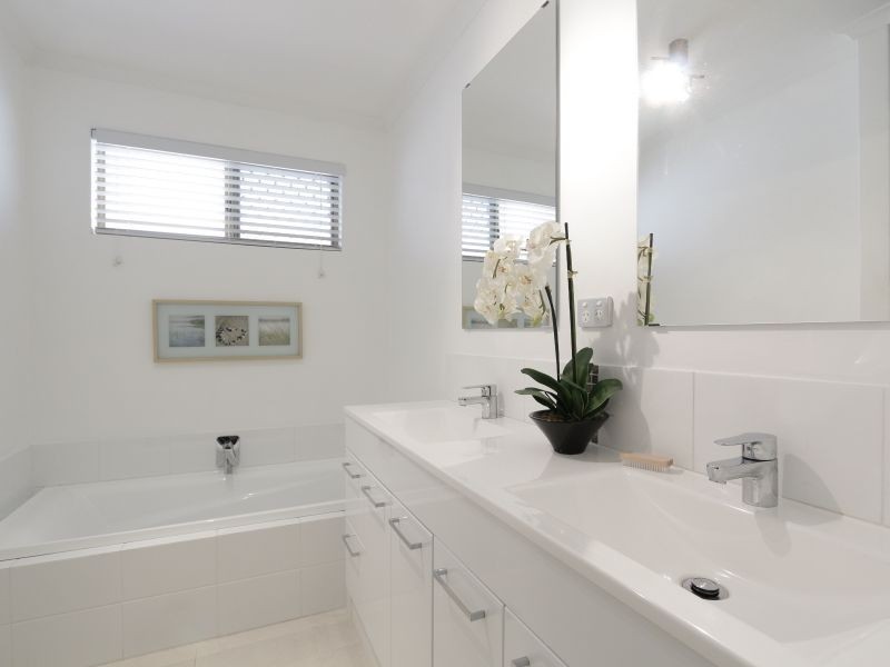 8 Gallant Court, Thornlie WA 6108