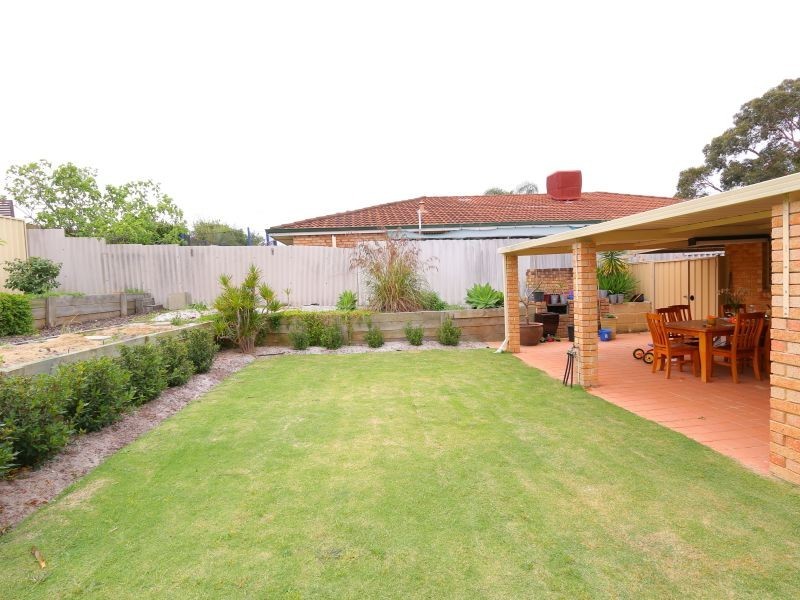 8 Gallant Court, Thornlie WA 6108