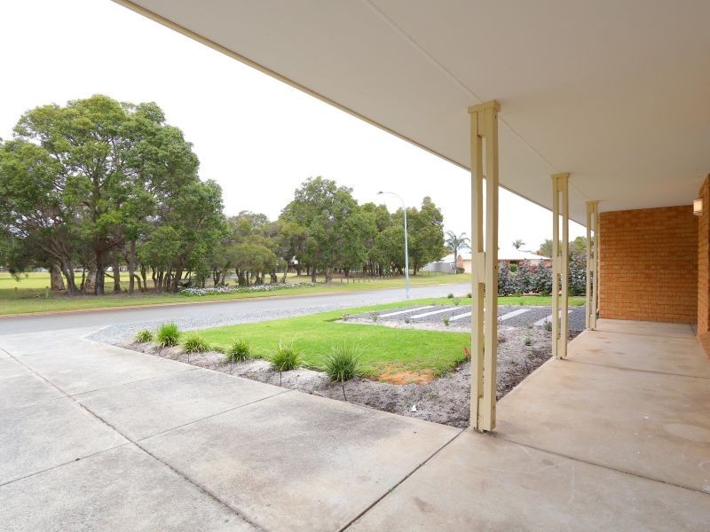 8 Gallant Court, Thornlie WA 6108