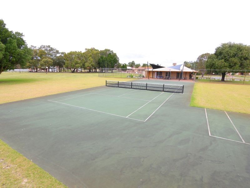 8 Gallant Court, Thornlie WA 6108