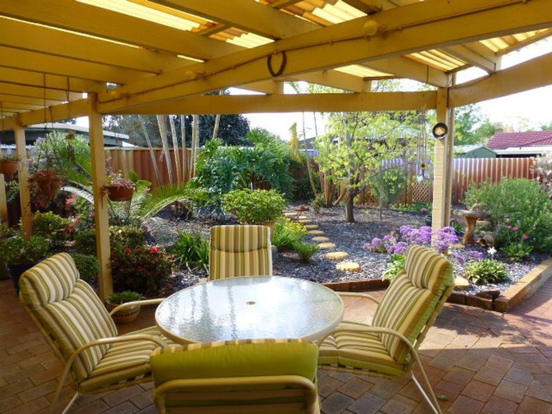 11 Discovery Drive, Thornlie WA 6108