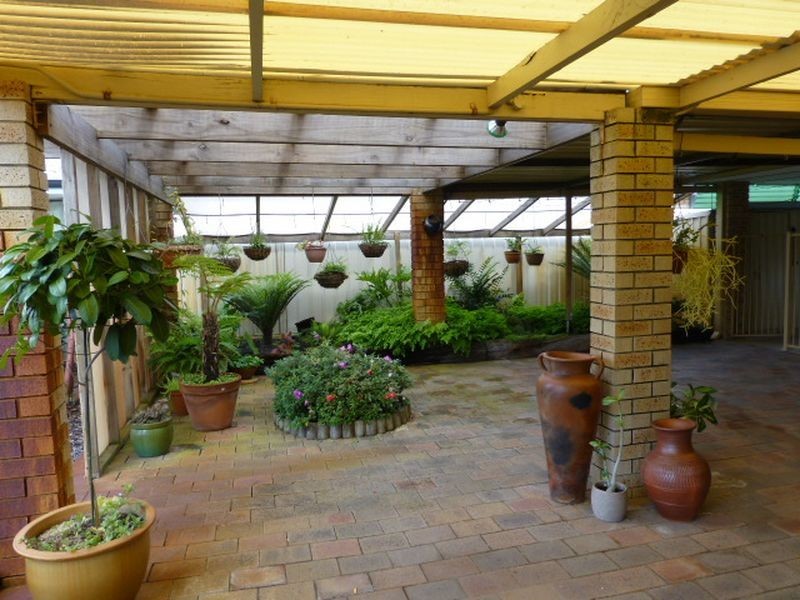 11 Discovery Drive, Thornlie WA 6108