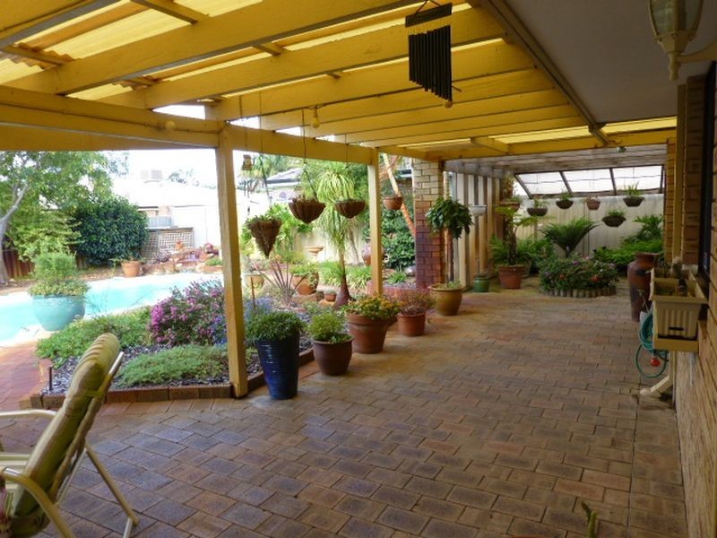 11 Discovery Drive, Thornlie WA 6108