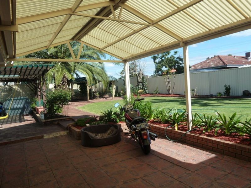 16 Palin Court, Langford WA 6147