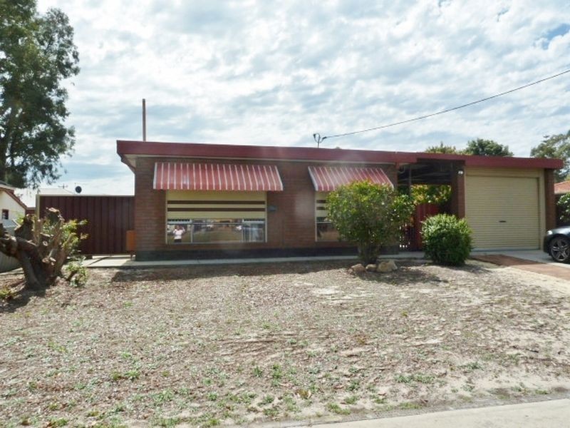 320 Railway Parade, East Cannington WA 6107