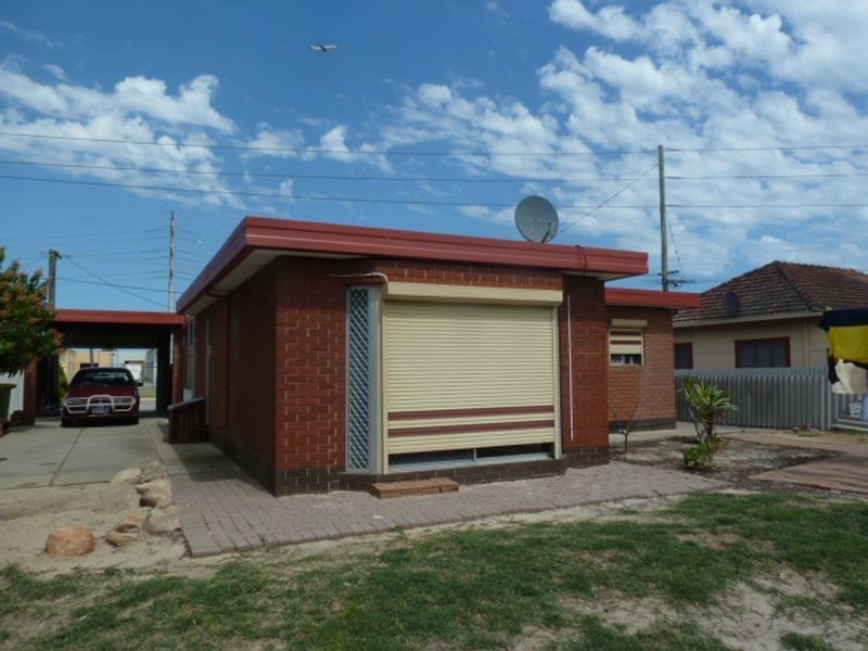 320 Railway Parade, East Cannington WA 6107