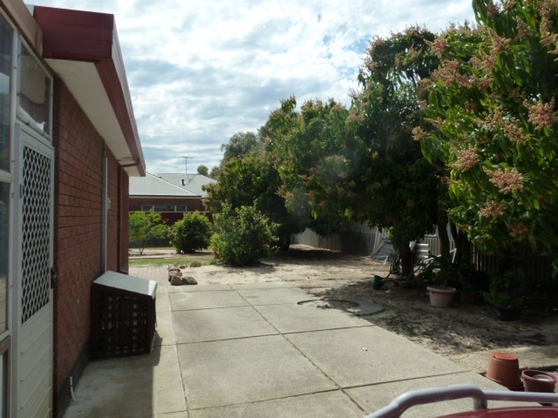 320 Railway Parade, East Cannington WA 6107