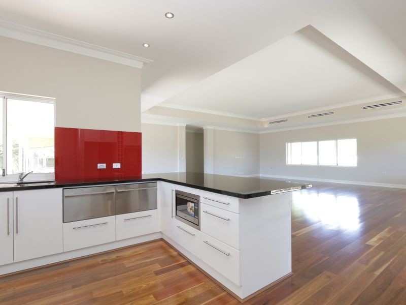 36 Victoria Road, Wattle Grove WA 6107
