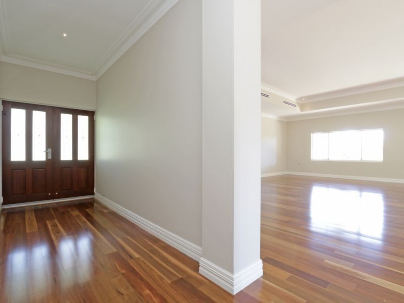 36 Victoria Road, Wattle Grove WA 6107