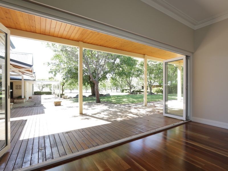 36 Victoria Road, Wattle Grove WA 6107
