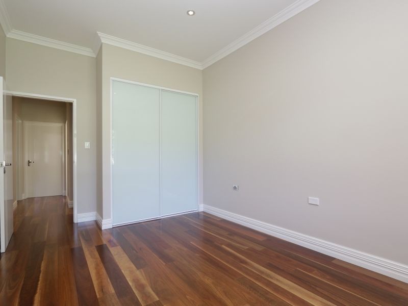 36 Victoria Road, Wattle Grove WA 6107