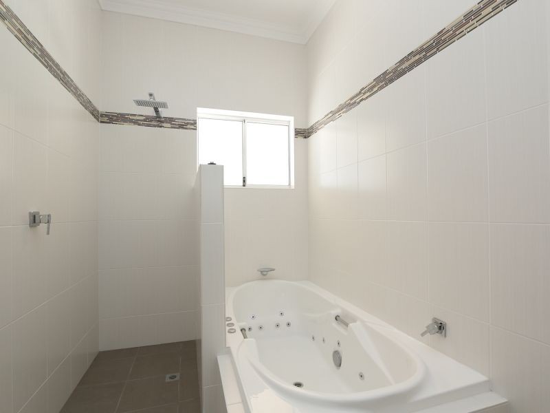 36 Victoria Road, Wattle Grove WA 6107