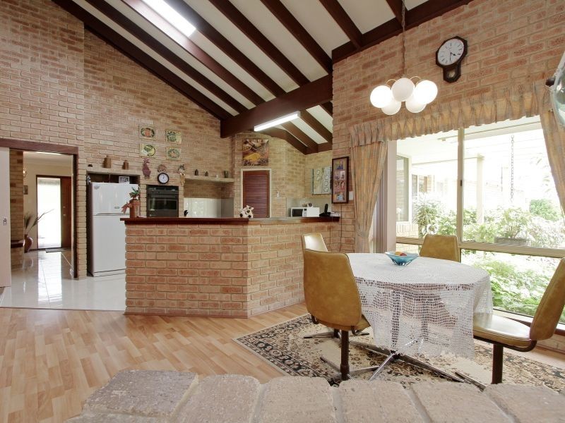 4 Brush Court, Canning Vale WA 6155