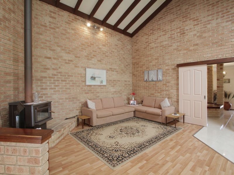 4 Brush Court, Canning Vale WA 6155